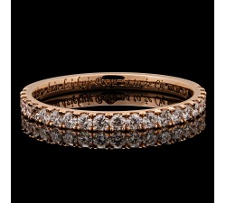Ekskluzywny pierścionek z rzędem diamentów w szlifie brylantowym